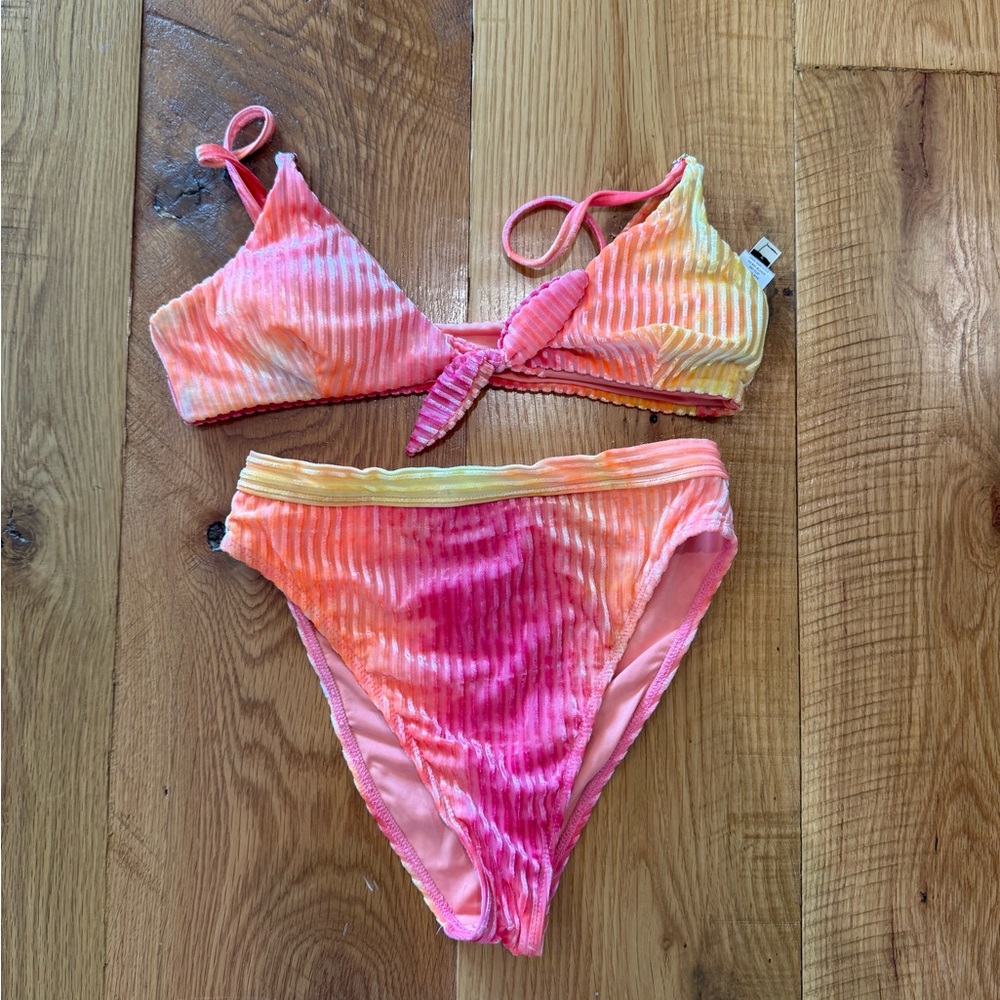 DIPPIN’ DAISIES Charisma Pink Orange Tie Die Velvet
